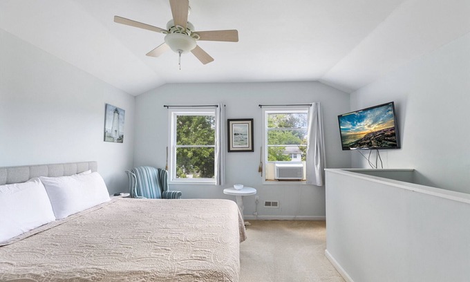 Lower Township Apartamento | Spacious 2 Bed2 Bath Guest Suite Apt with HOT TUB and EV Charging