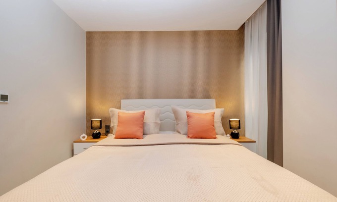 Cihangir Apartamento | Spacious 2-bedroom apartment in marvelous Istanbul with AC