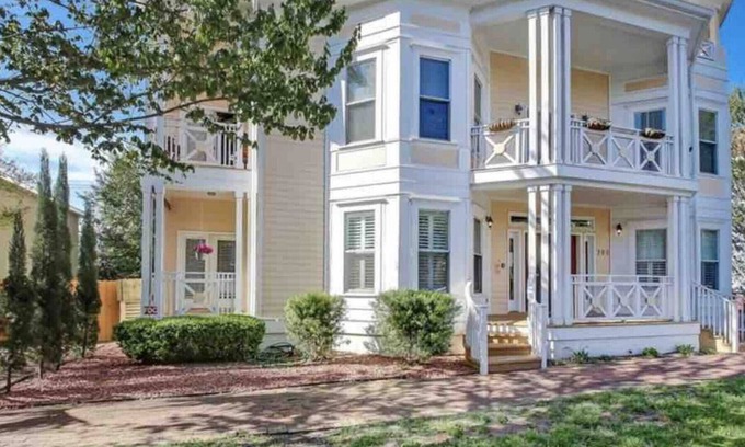Historic Downtown Savannah Apartamento | Spacious 2 bedroom apartment next to Forsyth Park