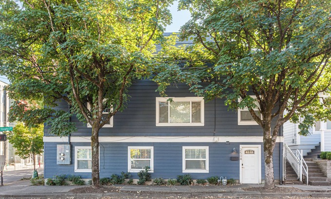 Uptown Casa | Spacious 2 Bedroom Apartment in Prime NW Location