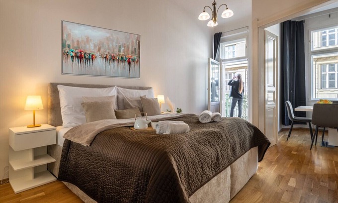 Prague 1 Apartamento | Spacious 2-bedroom apartment in Old Town by easyBNB