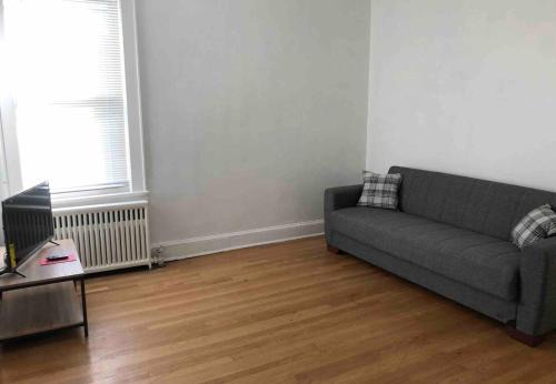 Paterson Apartamento | Spacious 2 bedroom apartment with 1 bathroom and private street entrance