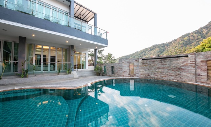 Kata Apartamento | Amplio apartamento de 2 dormitorios con cocina en Kata con piscina y vistas a la montaña
