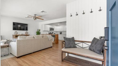 Myrtle Beach Casa | Spacious 2 bedroom just a 2 min walk to the beach!