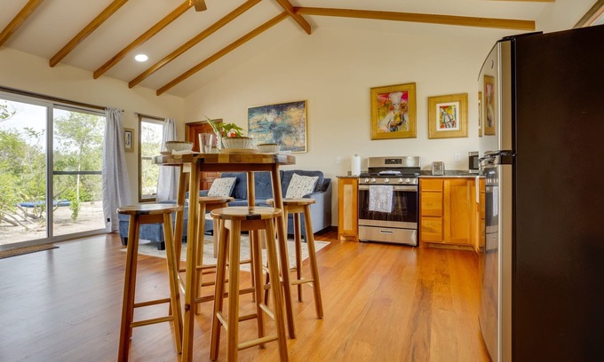 Placencia Cabina | Spacious 2-Bedroom-Lagoon Views-Pool-Maya Beach