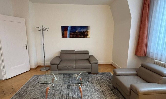 District 2 Apartamento | Spacious 2-bedroom near lake