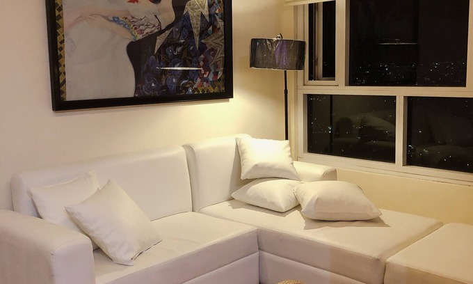 Santol Condominio | Spacious 2-Bedroom Condo in QC (Near Restaurants & Shopping Mall!)