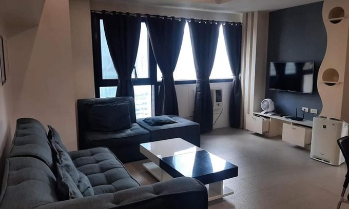 Wack-Wack Greenhills Apartamento | Spacious 2 Bedroom Unit with Pool