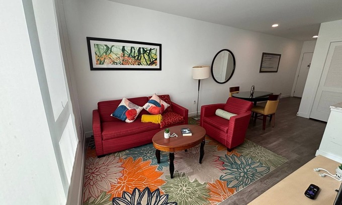 Koreatown Hotel | Spacious 2-Bedroom Deluxe Apart-Hotel in the Heart of Koreatown