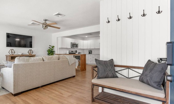 Myrtle Beach Casa | Spacious 2 bedroom just a 2 min walk to the beach!