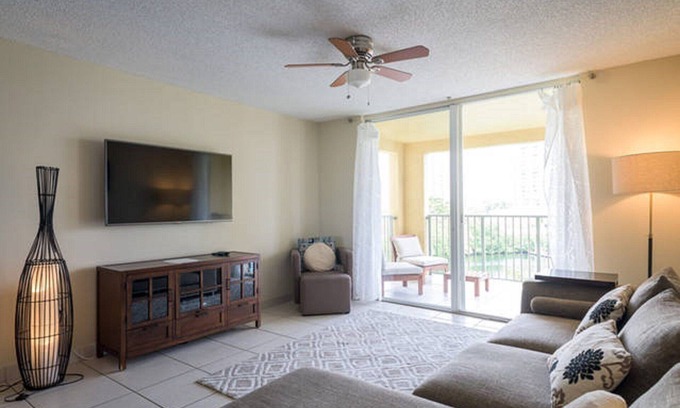 Aventura Condominio | Amplio 2 dormitorios con vista al agua cerca de la playa y Aventura Mall