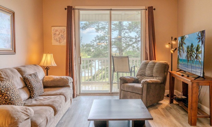 Carolina Forest Condominio | Spacious 2 BR Condo-Golf Course Views! River Oaks 65-M
