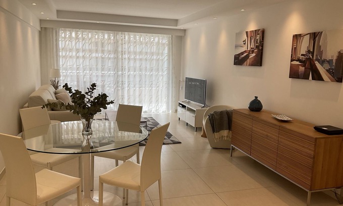 Cannes City Centre Apartamento | Amplias 2 habitaciones - Carré d'Or - Terraza Sur a 150 metros de la Croisette