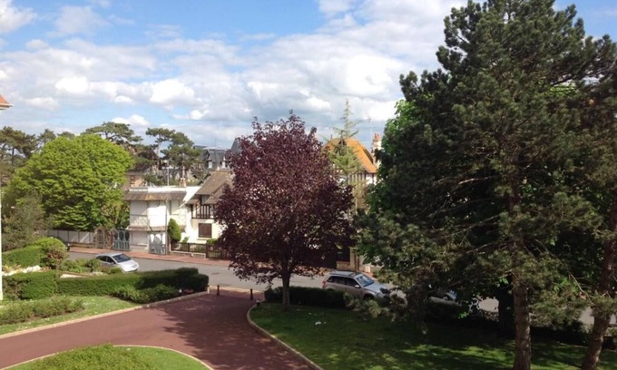 Deauville City Centre Apartamento | Amplias 2 habitaciones renovadas con todas las comodidades con hermosas vistas a 2 minutos de la playa