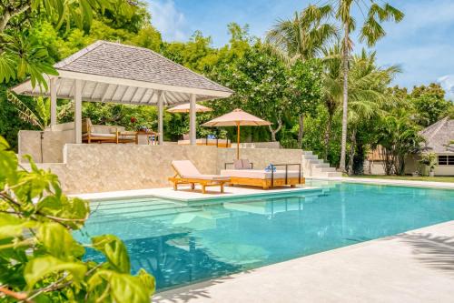 Petitenget Casa | Spacious 2 Villas combined 9 bedrooms 2 pools