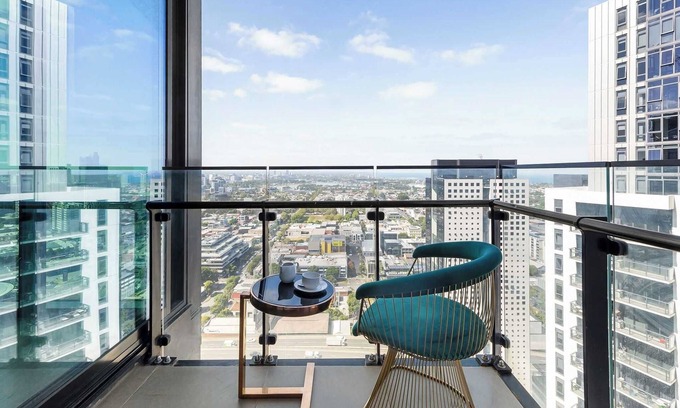 Southbank Apartamento | Spacious 2BR City Apt, Panoramic Views & Parking