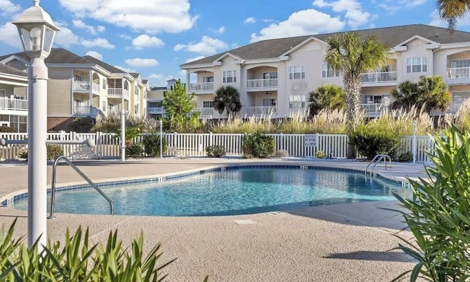 Central Myrtle Beach Apartamento | Spacious 2BR Condo | First Floor Retreat