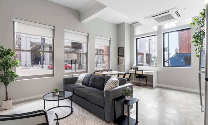 Downtown Cincinnati Apartamento | Spacious 2BR CozySuites | OTR Downtown #06