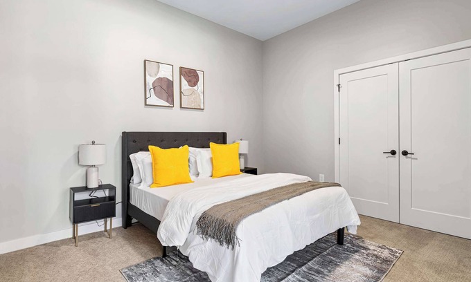 Downtown Cincinnati Apartamento | Spacious 2BR CozySuites | OTR Downtown #07