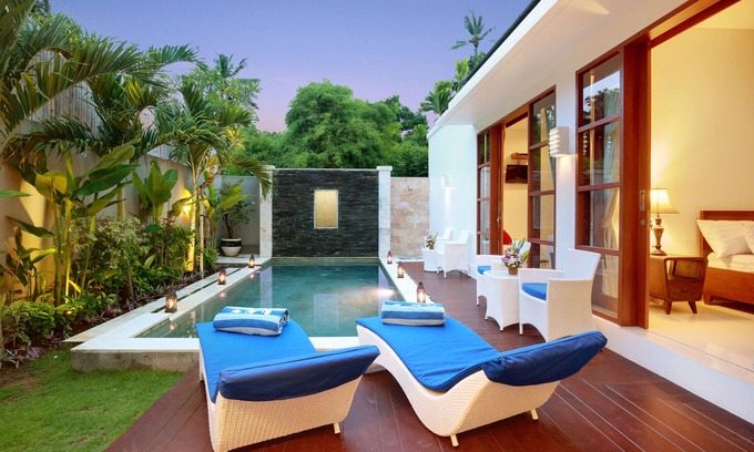 Laksmana Villa | Amplia piscina de 2 dormitorios Villa Lucia para 8 personas - 5 minutos de la playa
