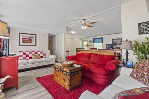 Longs Casa | Spacious 2BR Retreat-10 minutes to the Beach! Pet Friendly!