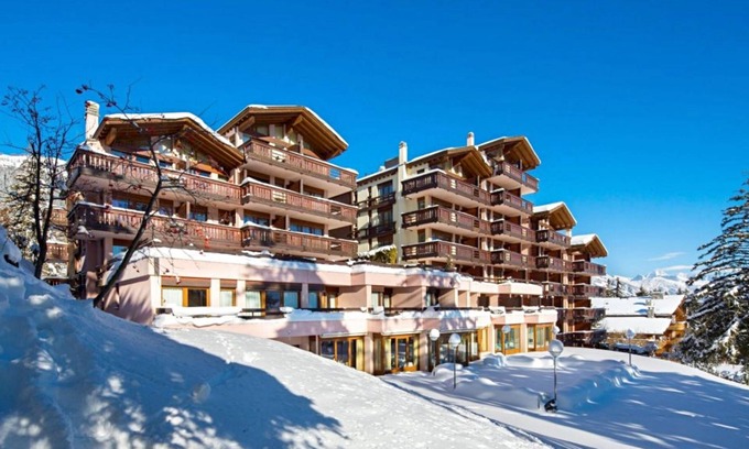 Montana Apartamento | Spacious 2BR with Panoramic Views overlooking Rhone Valley