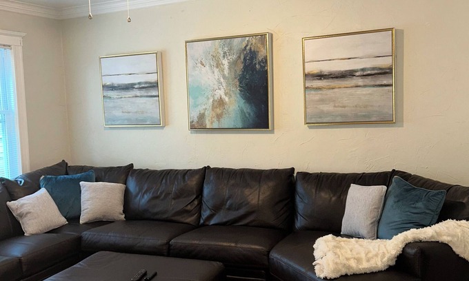 Wellington Hill Apartamento | Spacious 2nd fl 4 bedroom 2 bath apartment