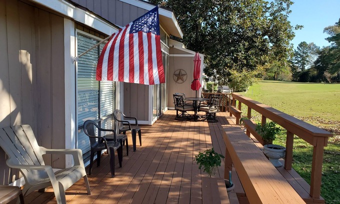 April Sound Casa | Spacious 3/2 on the 2nd green at April Sounds red golf course