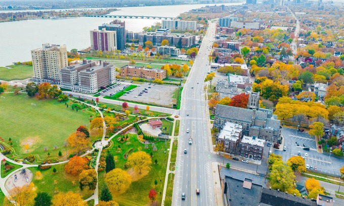 Detroit Apartamento | Spacious 3-Apartment Bundle – Ideal for Groups!