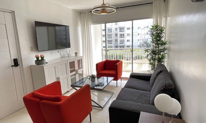 Santo Domingo Este Apartamento | Spacious 3-bedroom apartment with WiFi, AC in fabulous Santo Domingo Este
