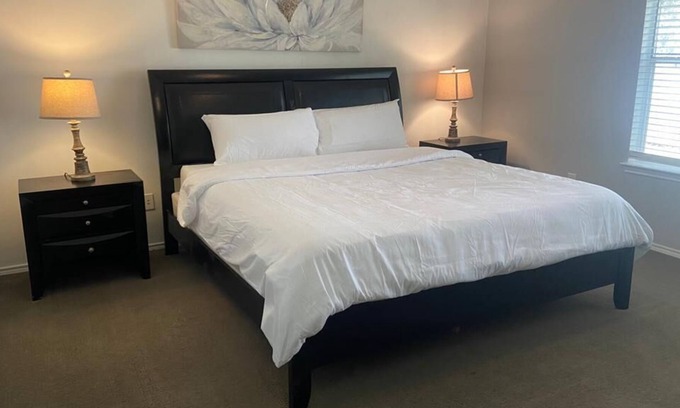 College Park Casa | Spacious 3 bed/2 bath House in The Woodlands, TX
