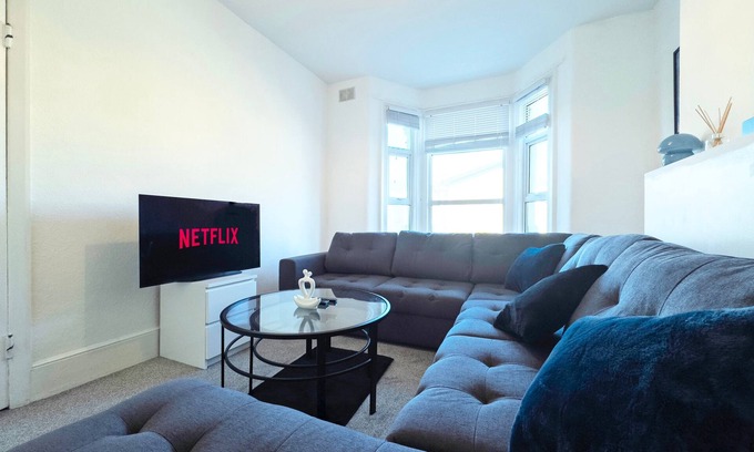 Stonebridge Apartamento | Spacious 3 Bed Flat in Wembley with Private Garden