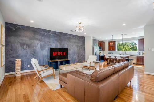 Riverside Terrace Casa | Spacious 3 Bed House near MD Anderson with Free Parking & Wi-Fi