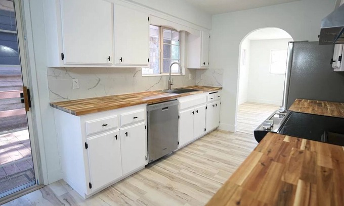 Bijou Park Casa | Spacious 3-Bedroom, 2-Bath Home in South Lake Tahoe with WiFi & Modern Comforts