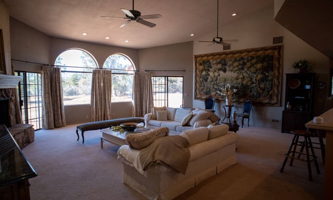 Pinyon Pines Casa | Spacious 3-bedroom mountain villa with fireplace