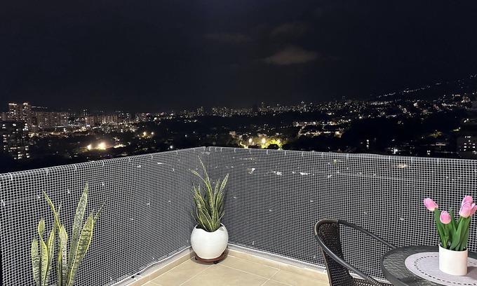 Floridablanca Apartamento | Apartamento céntrico, tranquilo, seguro y todas las habitaciones tienen aire.