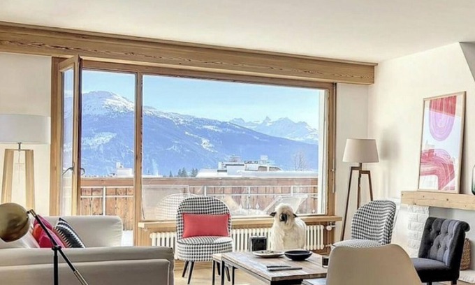 Noes Apartamento | Spacious 3-bedroom apartment with XL terrasse in the centre of Crans