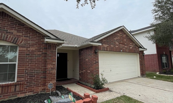 Bear Creek Plantation Casa | Spacious 3-Bedroom, 2-Bath Retreat – Perfect for Families or Groups