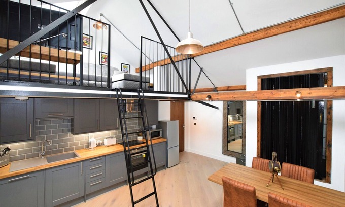 Bristol Apartamento | 3 Bedroom Mezzanine -DDSS-De Lujo-Apartamento-Baño Privado