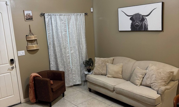 Edinburg Apartamento | Spacious 3-bedroom apartment in delightful North McAllen with WiFi, and pool!