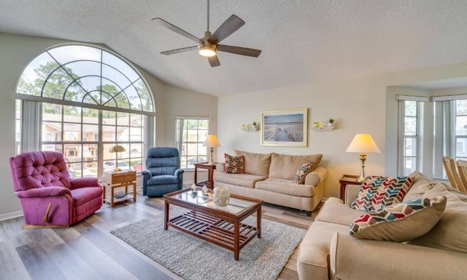 Royal Palm Bay Apartamento | Spacious 3-bedroom condo with pool and fitness room near to Disney for 8 People