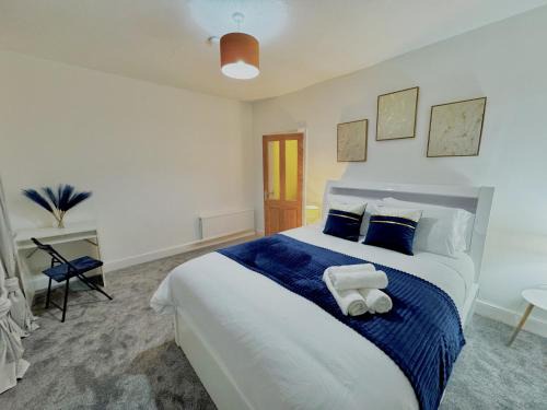 Stratford Casa | Spacious 3 bedroom house near Central London, O2, ExCel, Abba Voyage, Stratford, Tube Station & Parking Available