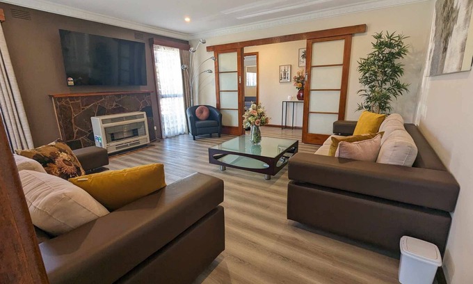 Noble Park Casa | Spacious 3-bedroom sanctuary