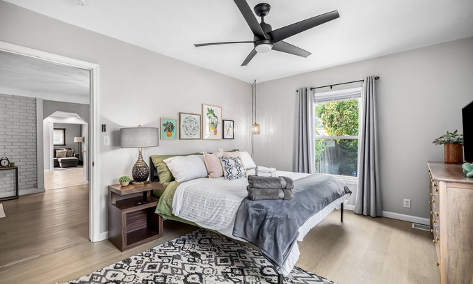 Warren Apartamento | Spacious 3 Bedroom | Sleeps 7 | Central Location