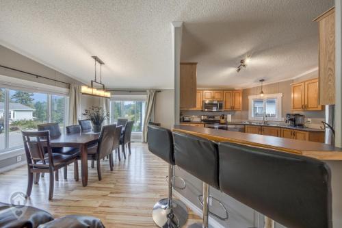 East Kootenay Cabina | Spacious 3-Bedroom Trailer Home in Fernie