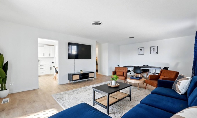 Academy Place Casa | Spacious 3-bedroom house with card table, backyard and Wifi in NE Albuquerque