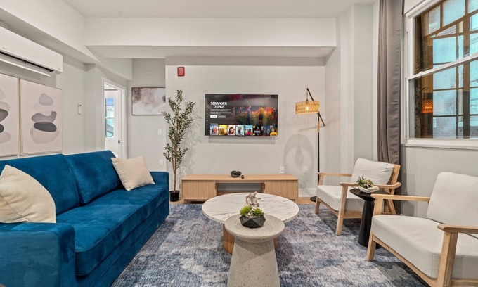 Center City Apartamento | Spacious 3-Bedroom Retreat in Center City