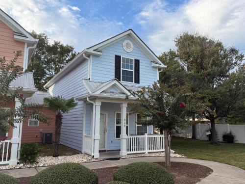 Myrtle Beach Casa | Spacious 3-BR Cottage, 2 Blocks To Beach