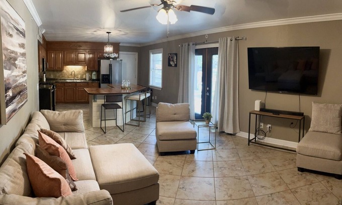 Shreveport Casa | Spacious 3Bedroom Home Perfect for Families & Remote Work w/ views of Cross Lake