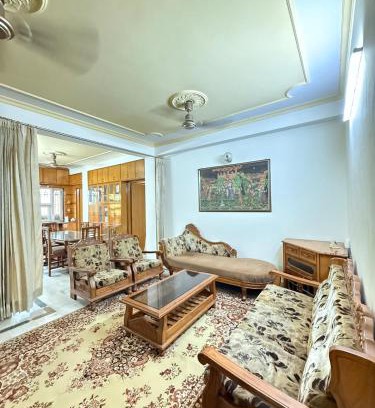 Vidhyadhar Nagar Apartamento | Spacious 3BHK Stay with Balcony & Kitchen comforts
